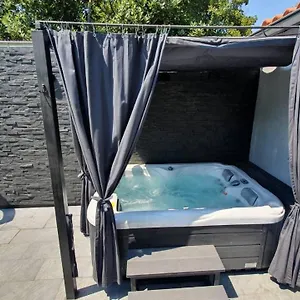  Ferienhaus Beautiful House With Large Terrace And Jacuzzi